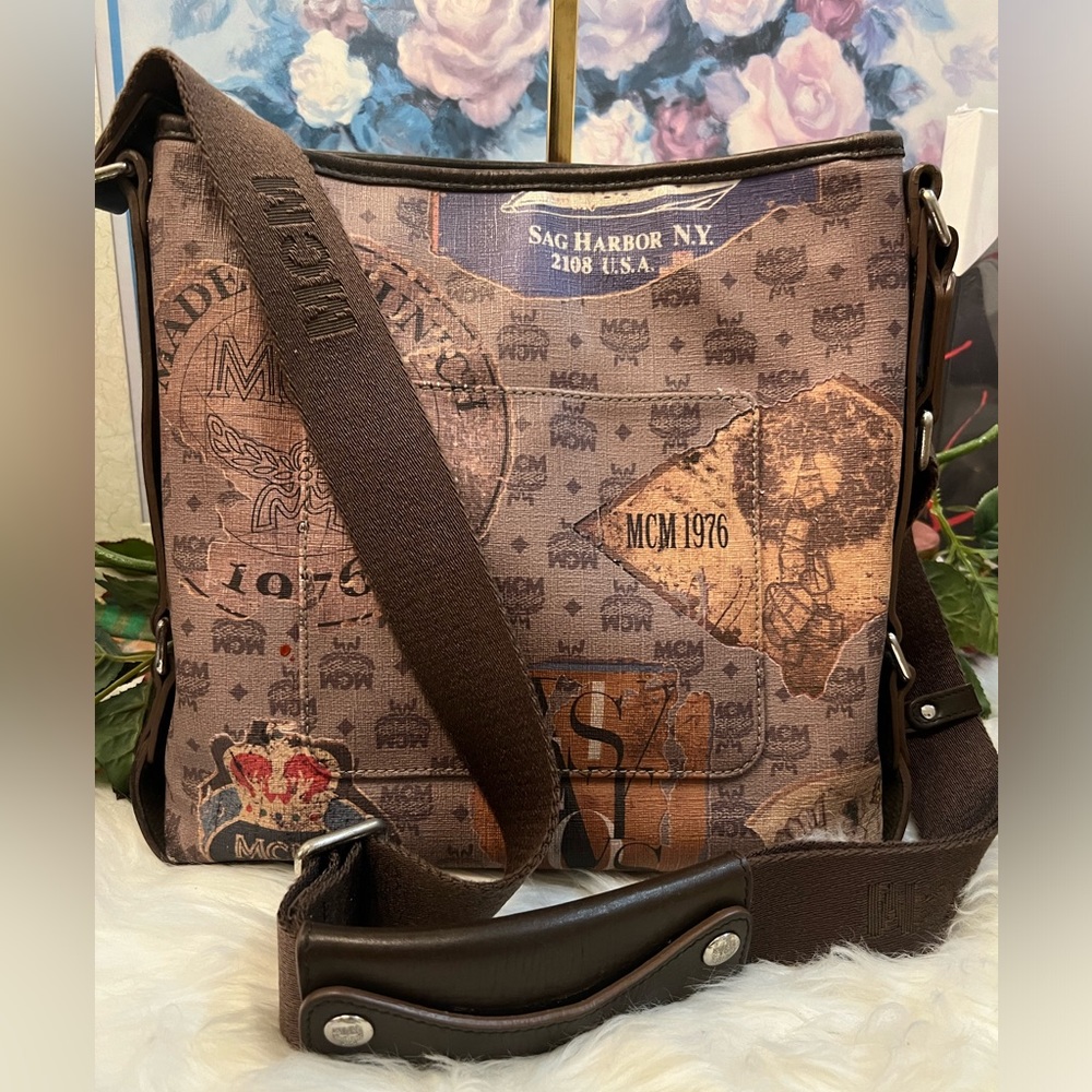 MCM ❤️HOST PICK❤️🔥RARE🔥Crossbody Bag - Picture 1 of 11